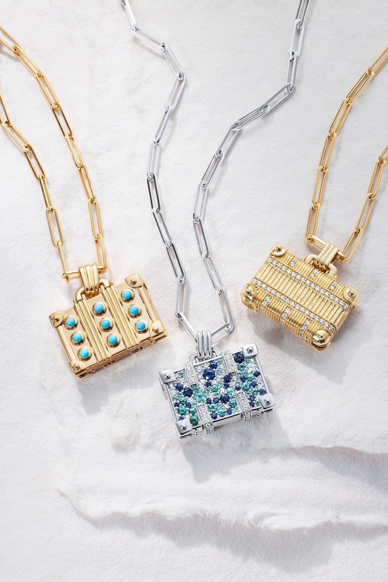 ‘Pack Your Dreams’ suitcase