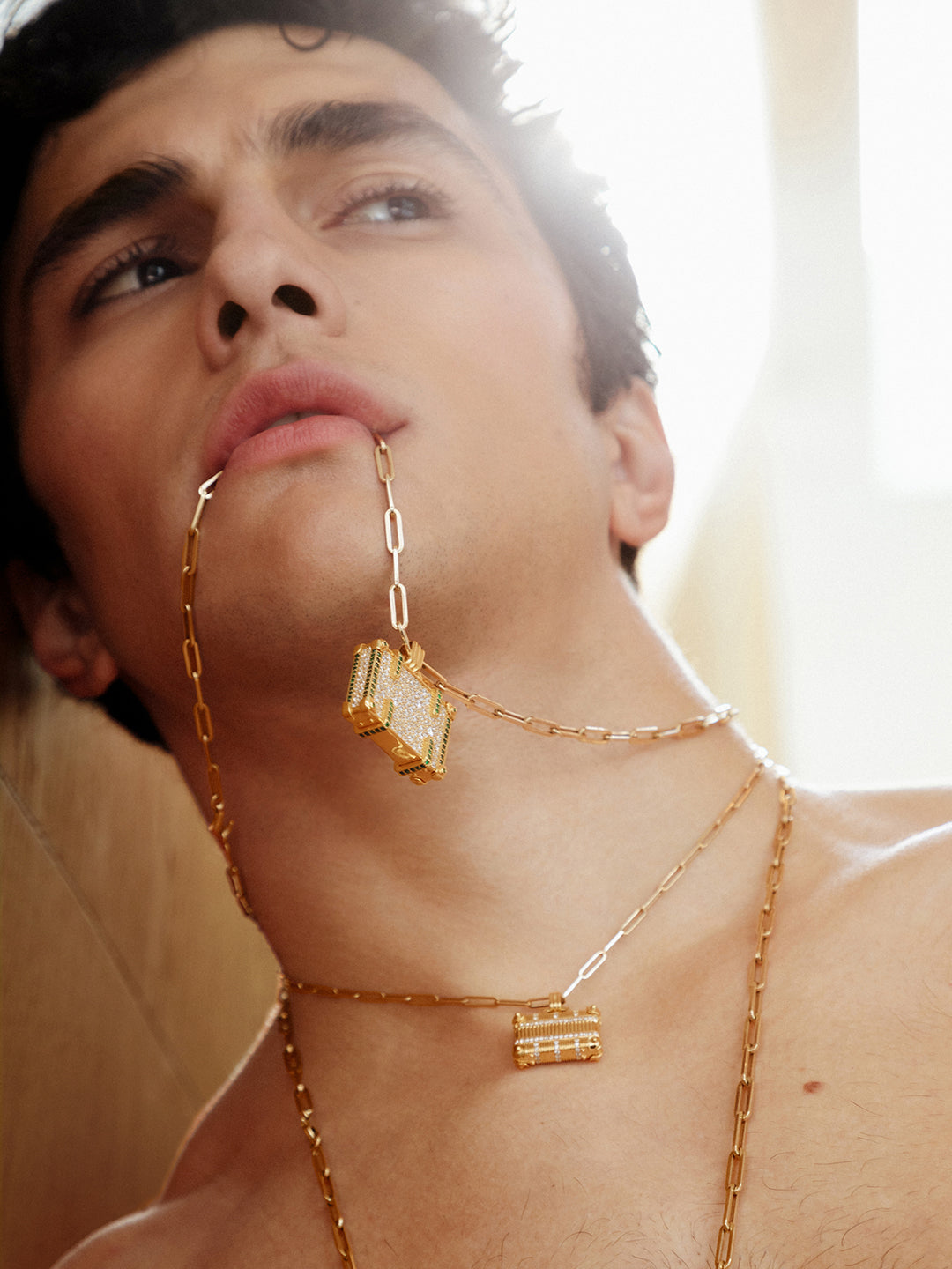 'Big Shot’ suitcase